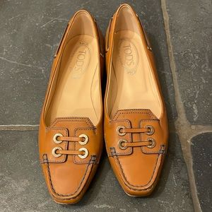Tod’s Size 7 1/2 Tan Moccasin Flats Loafers EUC